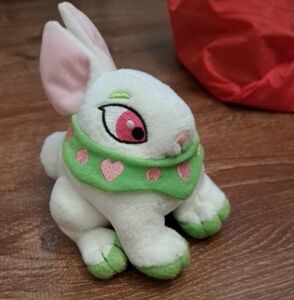 NWT 2002 Neopets Limited Too Plush Green Cybunny